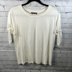 🌼✨ Marciano Cream Top - Size Medium - Perfect Condition